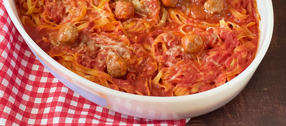 Nidi di tagliatelle con polpette al sugo