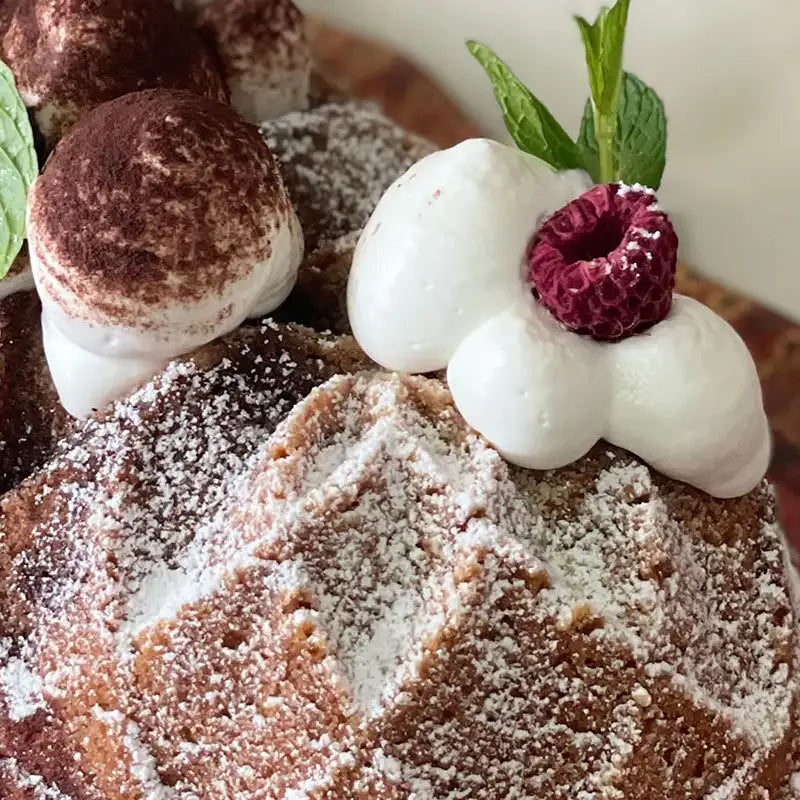 Plumcake mit Kaffee und Joghurt