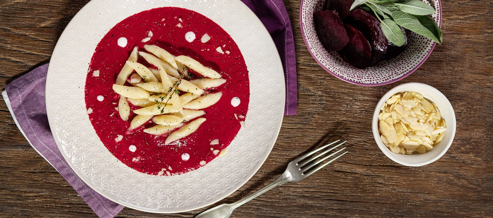Gnocchi di cavolfiore con crema di barbabietola