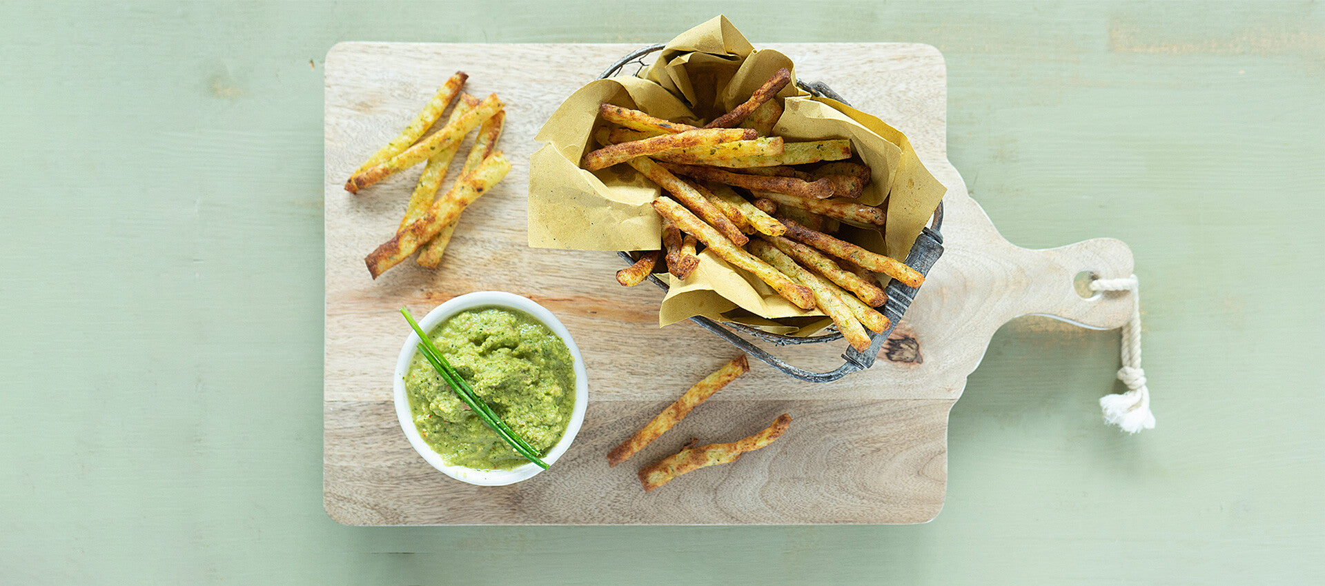 Stick di patate con guacamole di zucchine