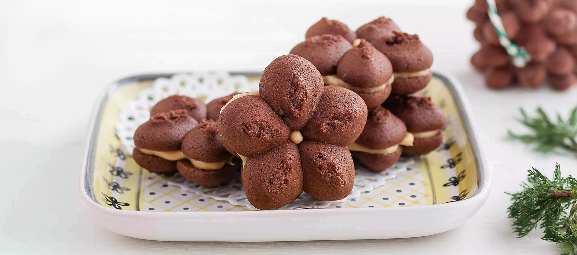 Biscotti cacao e mandorle con crema di caffè