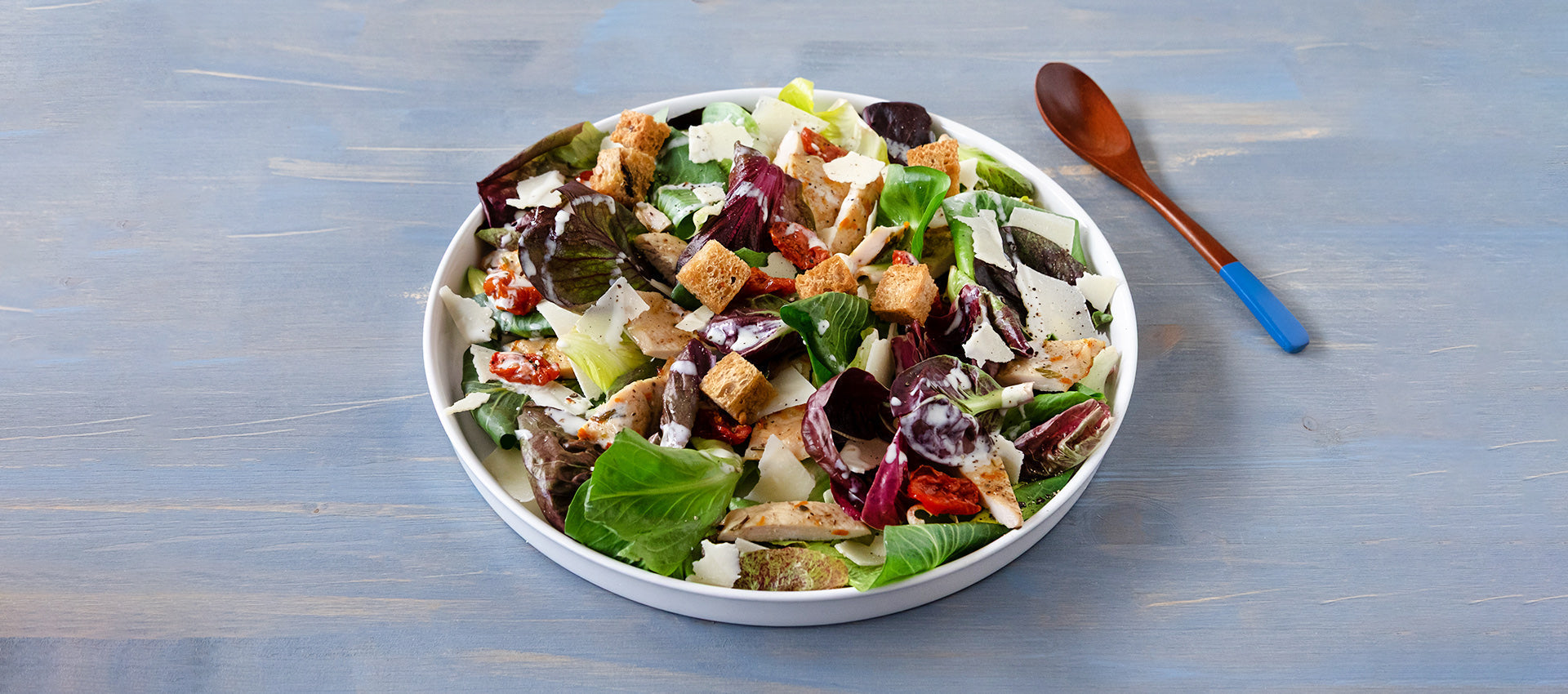 Caesar salad con salsa al kefir