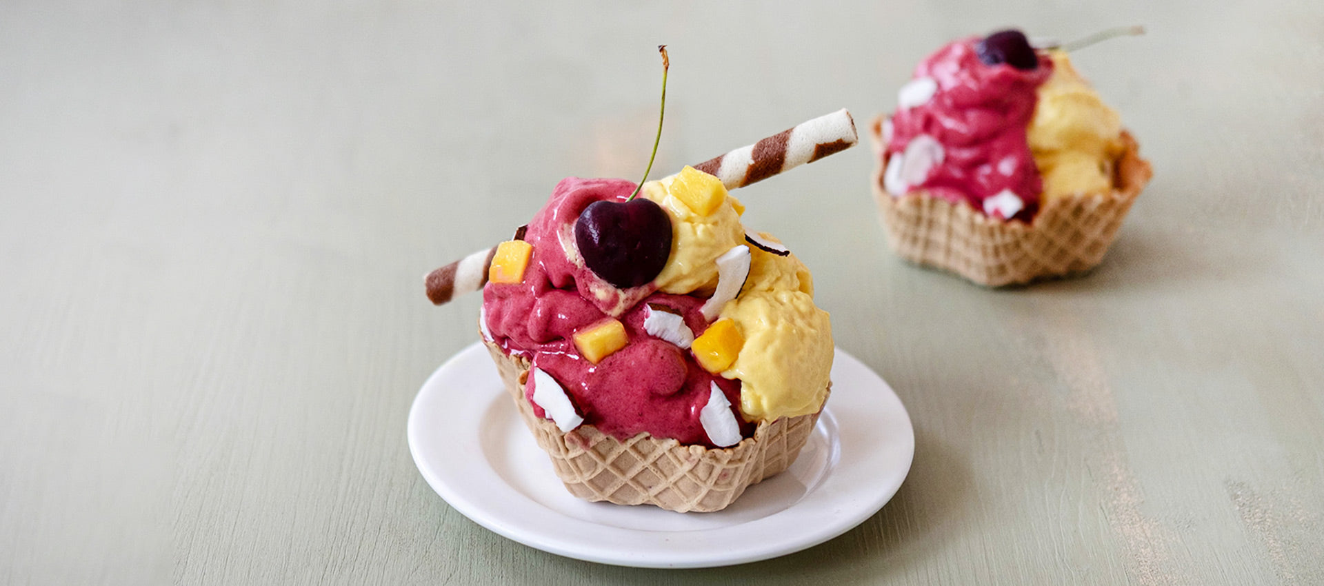Gelato al mango e ciliegie