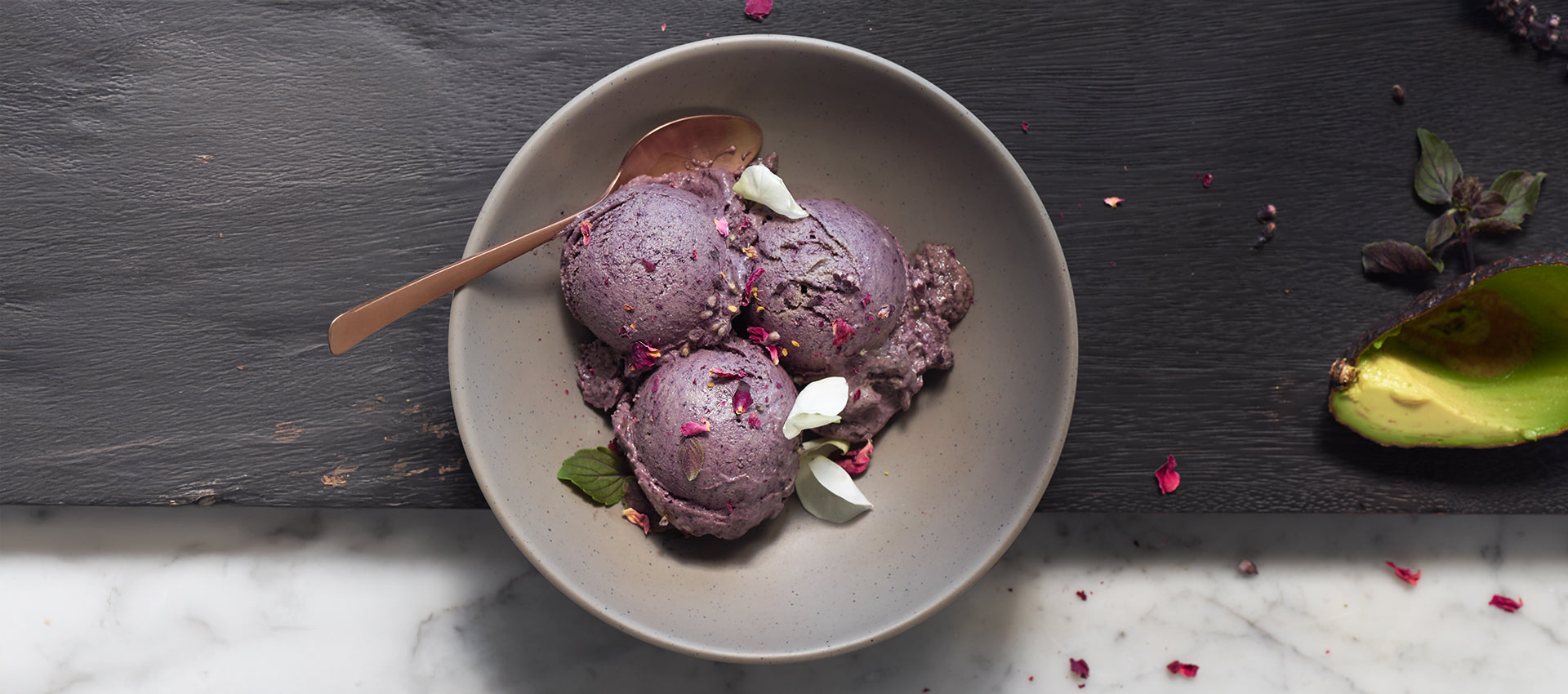 Blaubeer-Avocado-Eis