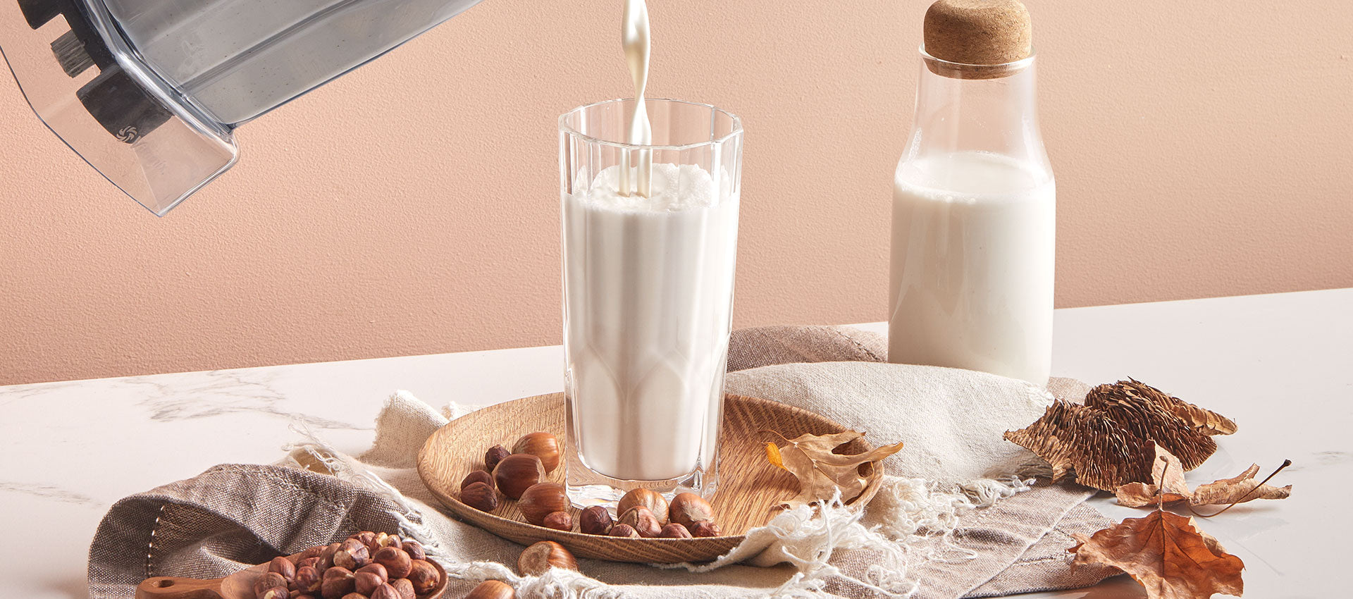 Latte di nocciole