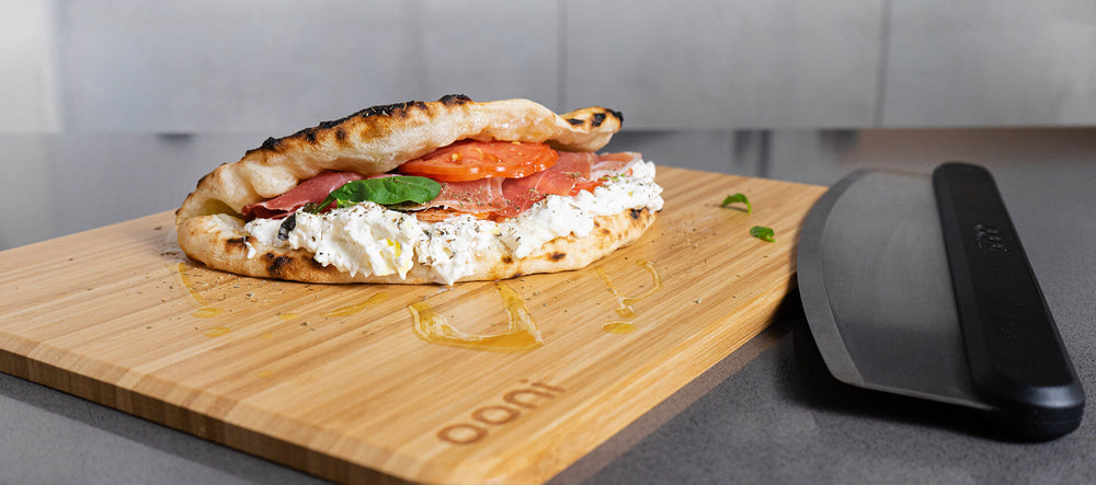 Panuozzo con burrata e prosciutto crudo