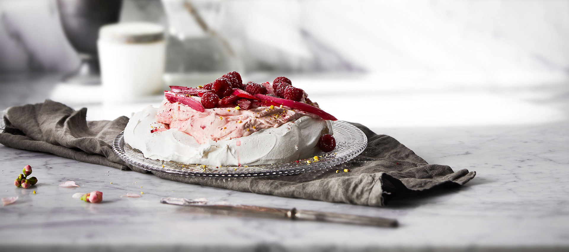 Pavlova con crema ai lamponi