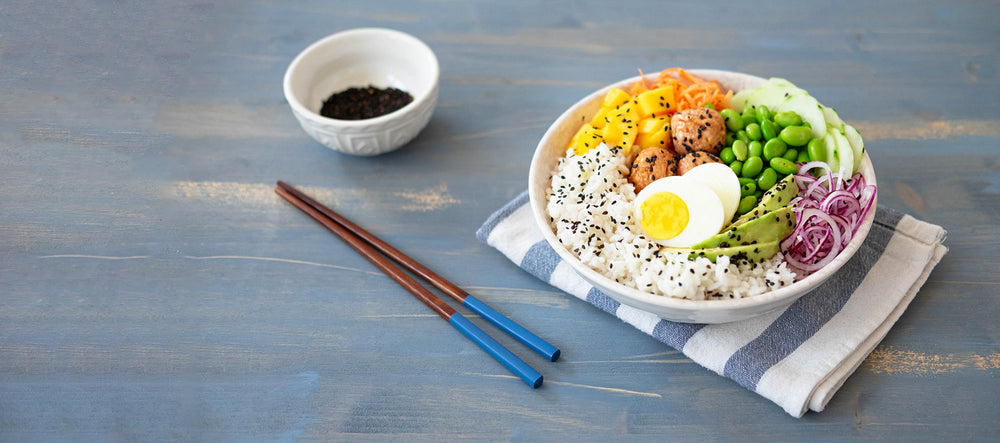 Poke bowl con polpette di pesce