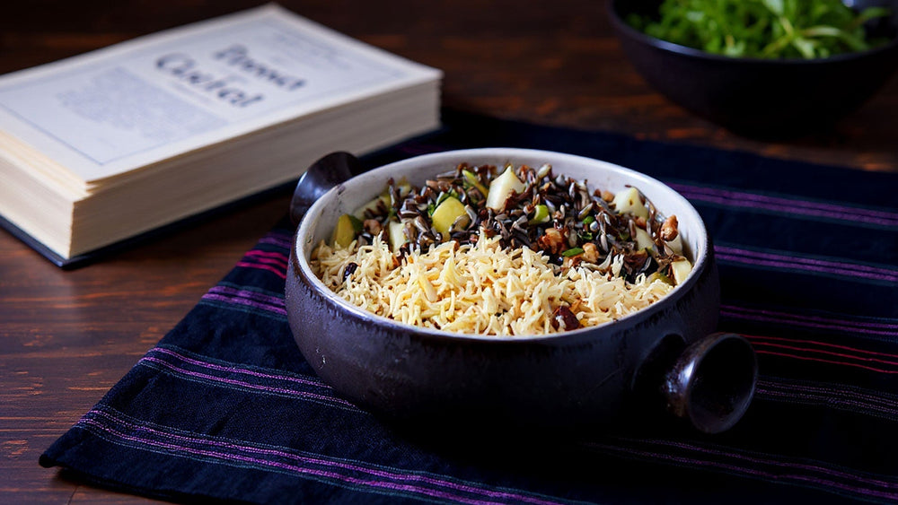 Riso pilaf con mela verde, noci e salvia