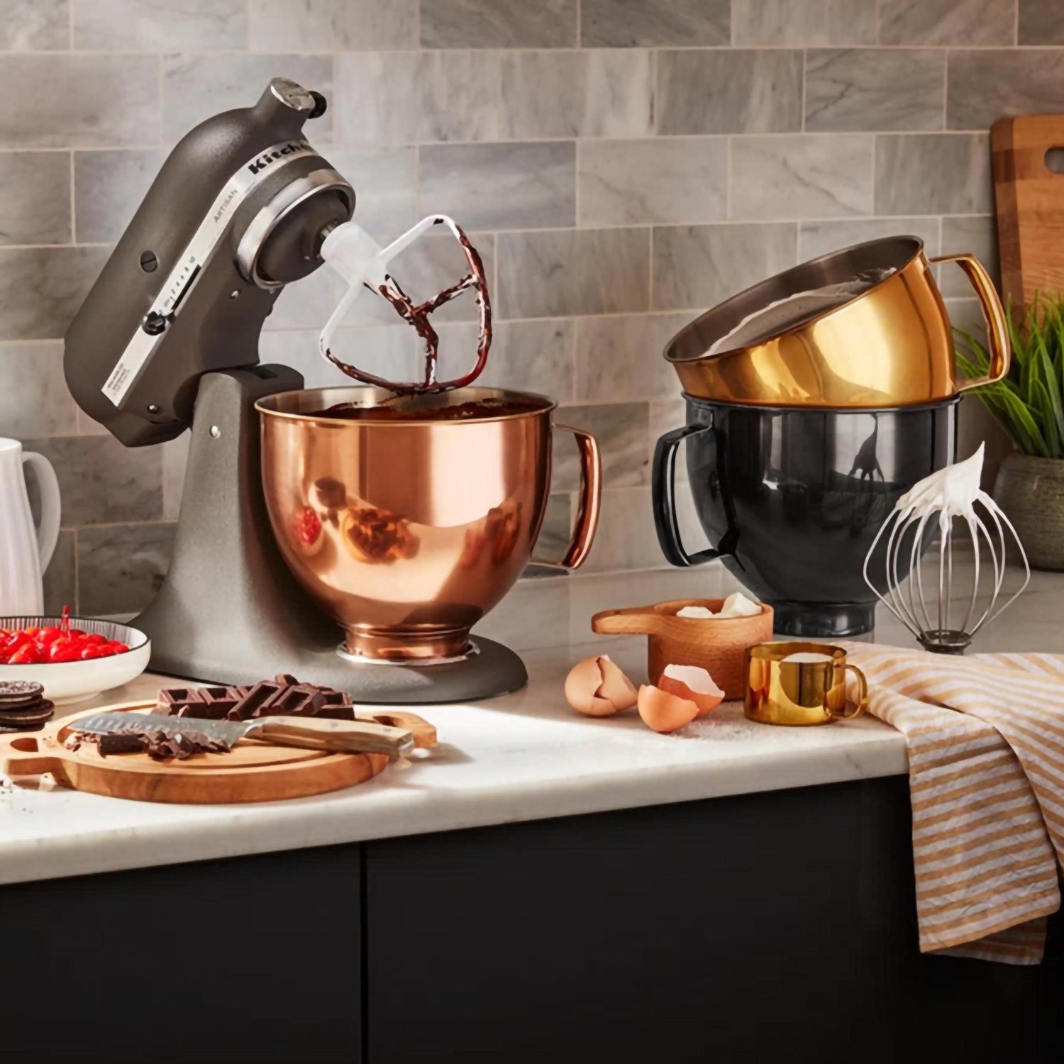 4,8 l große Schüssel aus strahlend schwarzem Edelstahl kitchenaid KA 5KSM5SSBRB Kunzi Shop 2