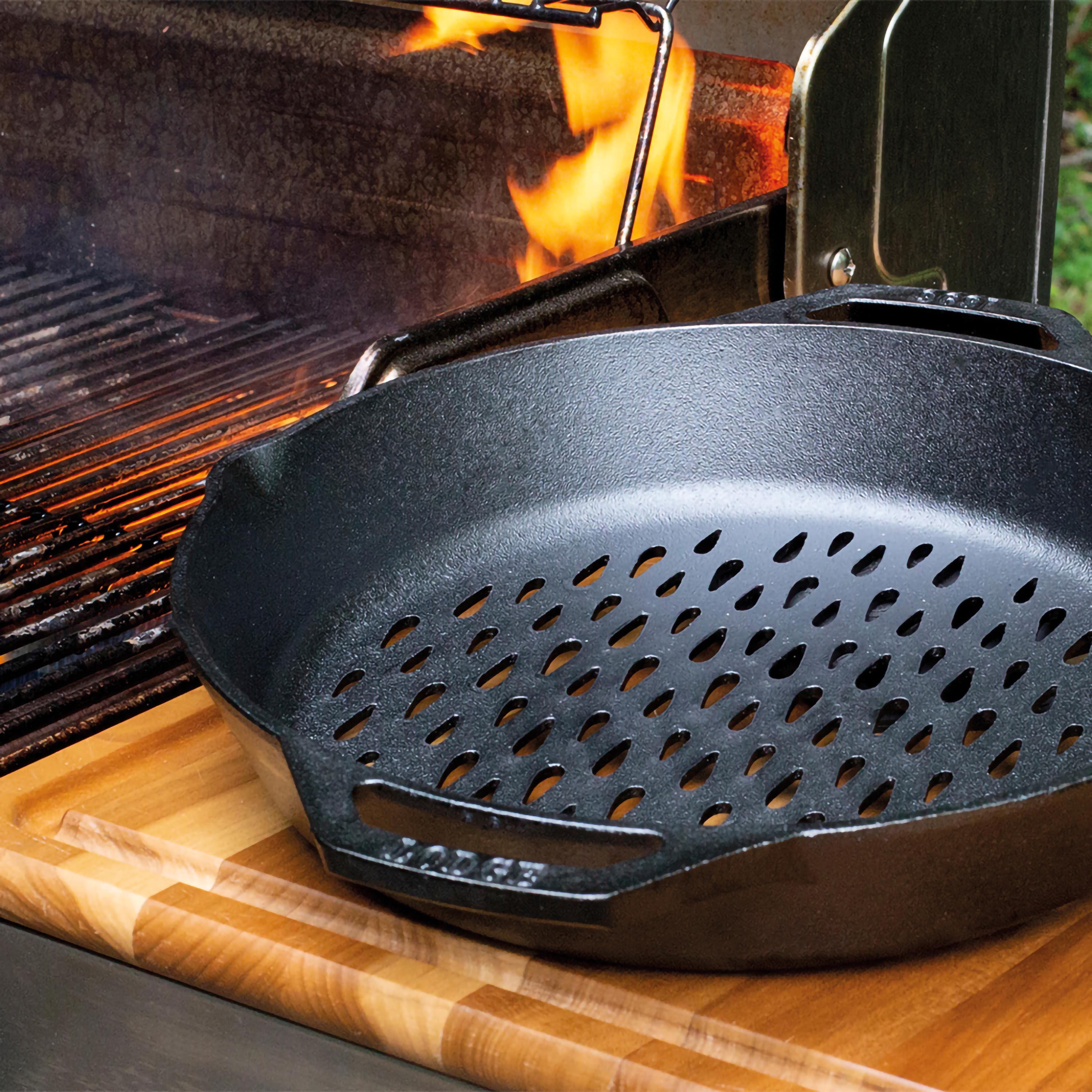 Spetebo - Piastra in ghisa 30 cm, padella in ghisa rotonda con manico, bistecchiera per barbecue, per arrostire e servire il cibo, adatta per fornelli a induzione Spetebo - Piastra in ghisa 30 cm, padella in ghisa rotonda con manico, bistecchiera per barbecue, per arrostire e servire il cibo, adatta per fornelli a induzione