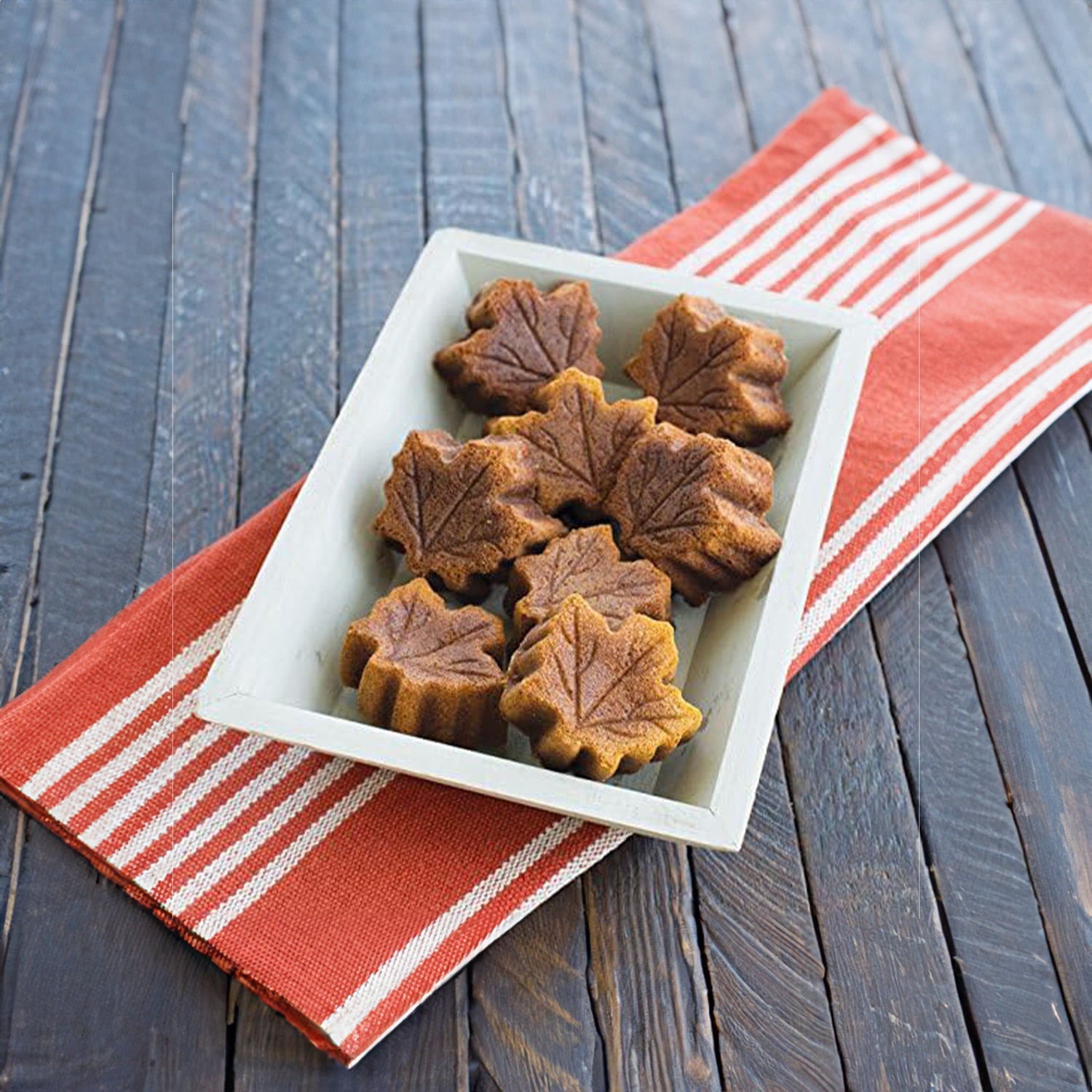 Stampo Maple Leaf Cakelet nordic ware NW 56548 Kunzi Shop 2