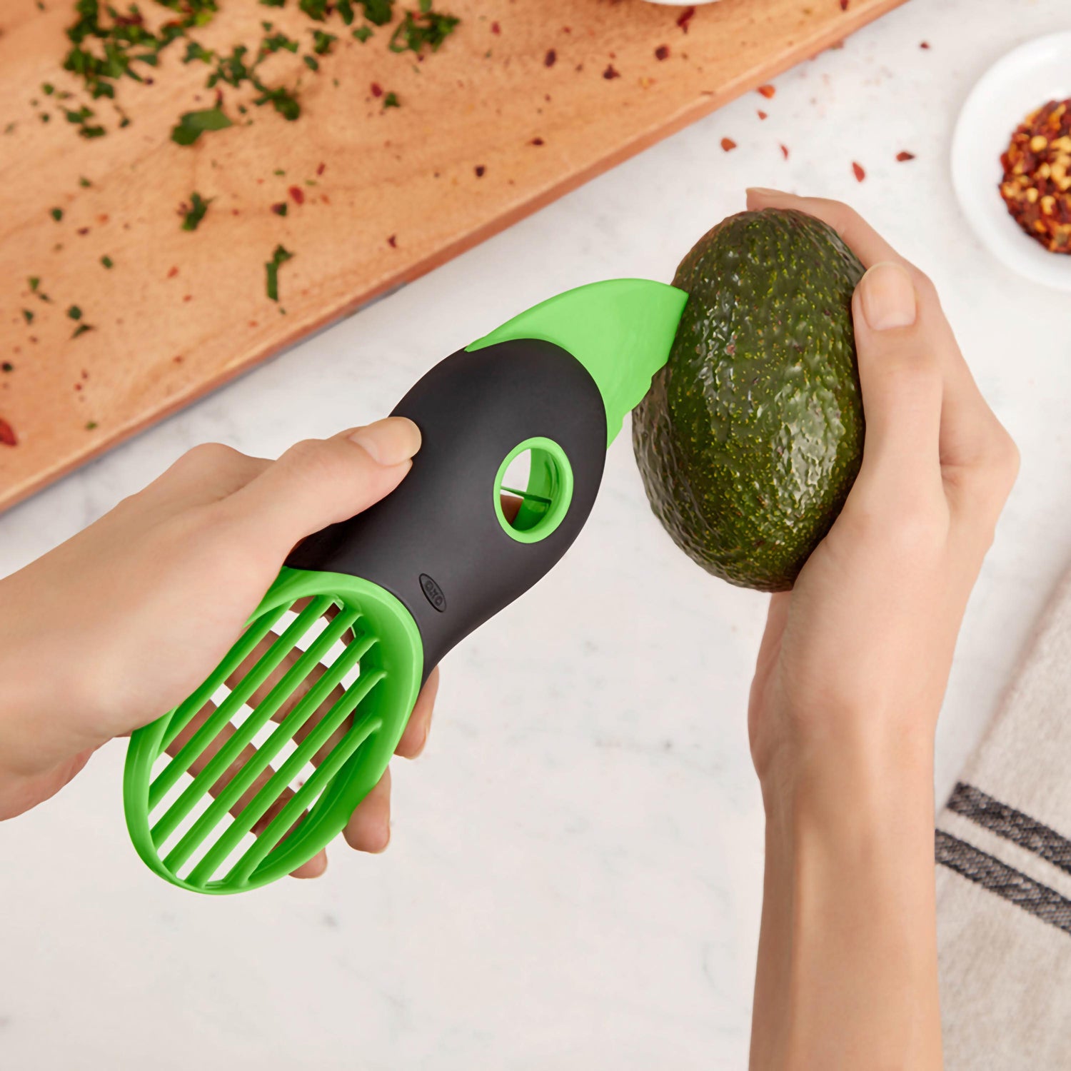 3-in-1 grüner Avocadoschneider oxo OXO 1252180 Kunzi Shop 7