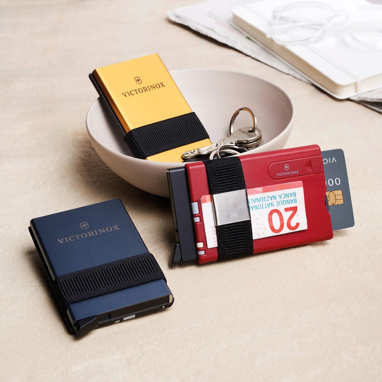 Smart Card Wallet Delightful Gold victorinox V-0.72 50.38 Kunzi Shop 5