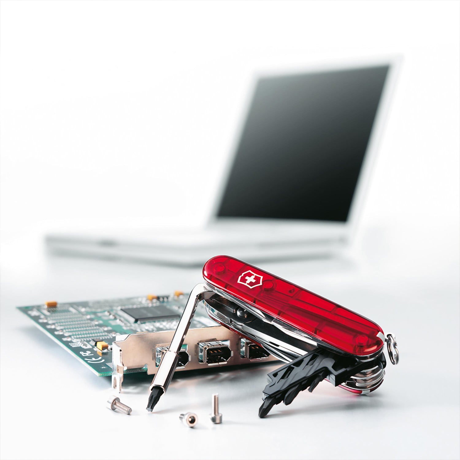 Multiuso Cybertool M Ruby victorinox V-1.77 25.T Kunzi Shop 4