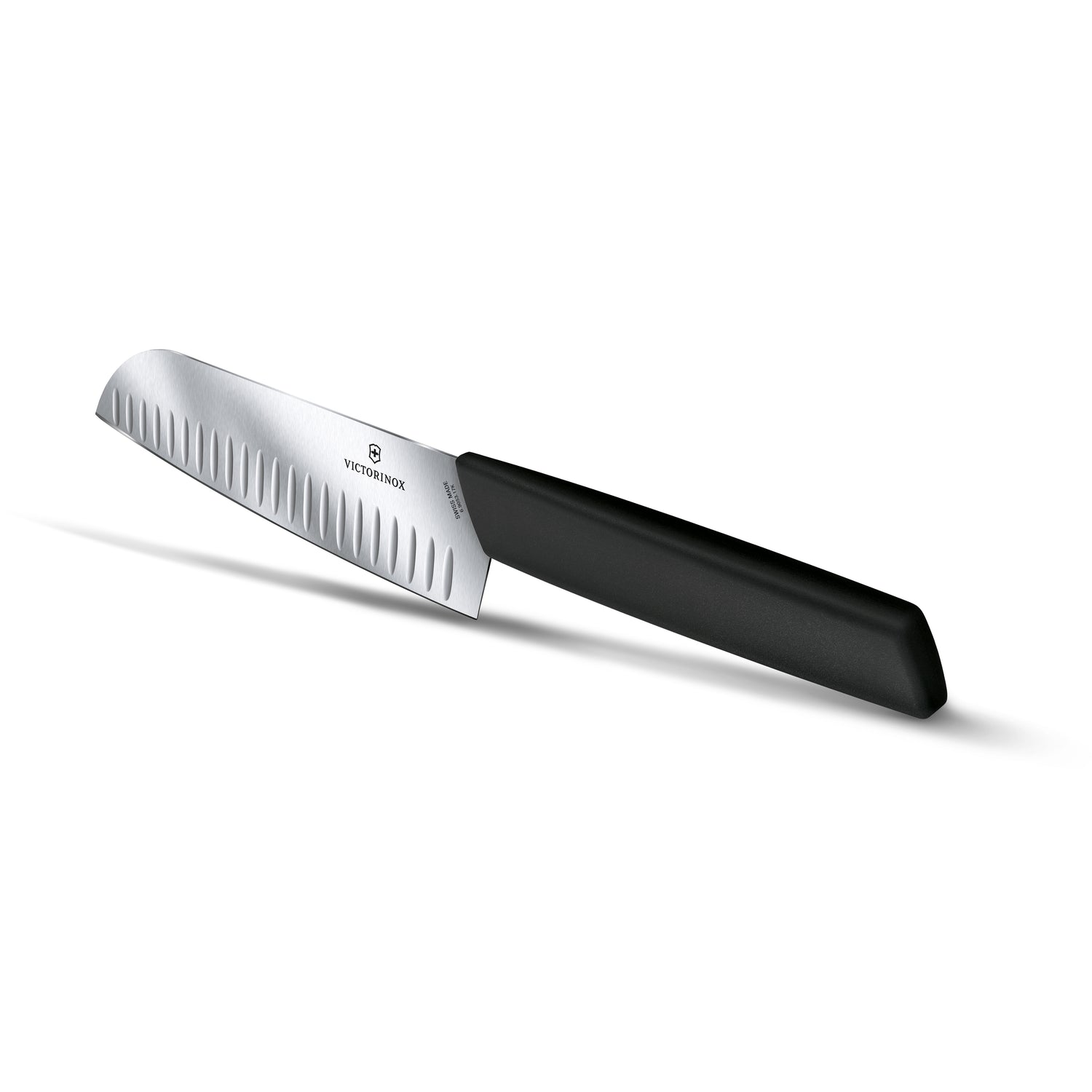 Coltello Santoku alveolato manico nero - Swiss Modern victorinox coltelleria V-6.90 53.17KB Kunzi Shop 3