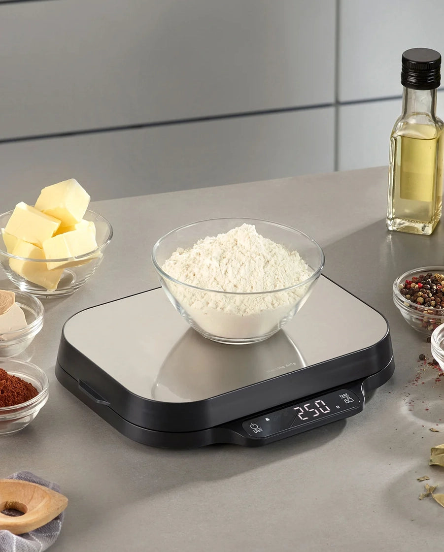 Con le bilance CASO dosi ogni ingrediente con la massima accuratezza e affronti la ricetta con la sicurezza di risultati sempre impeccabili.