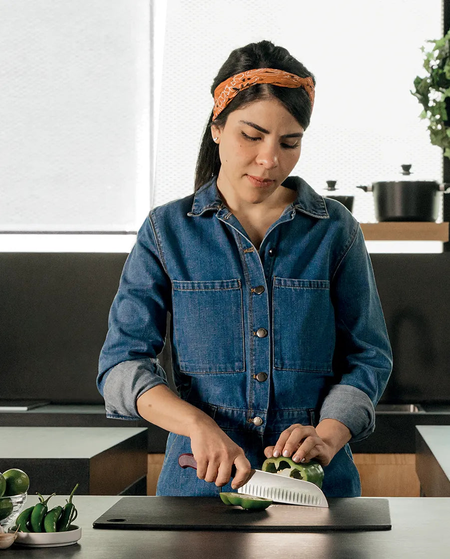 Quando la routine riparte, scegli il Santoku Wood di Victorinox: precisione in cucina, ogni giorno!!