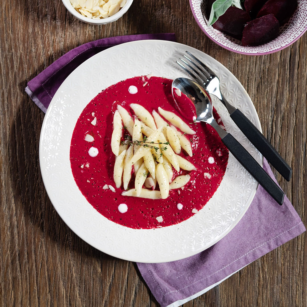 Gnocchi di cavolfiore con crema di barbabietola