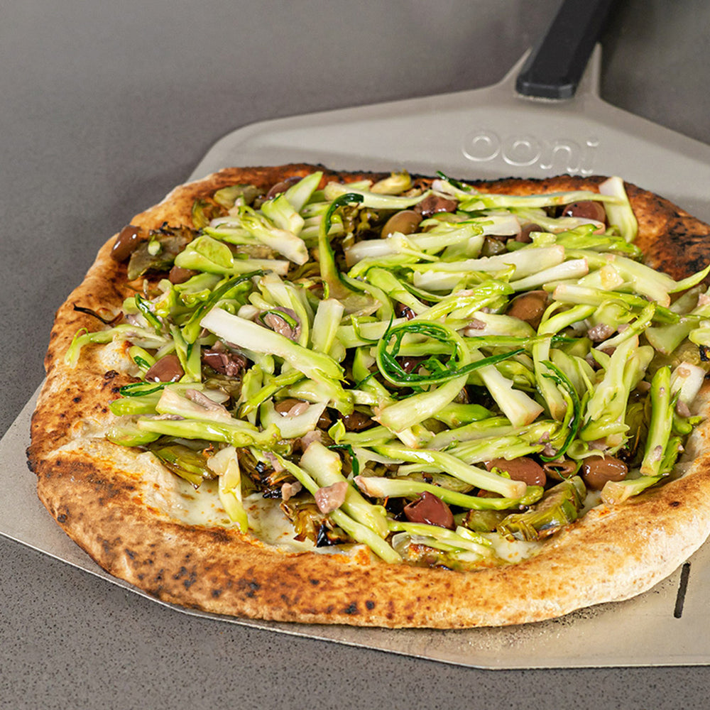 Pizza integrale con puntarelle e carciofi